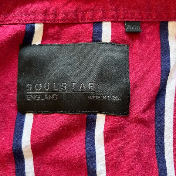 ❤️Free with Purchase❤️ UK button-up - Picture 5 of 12